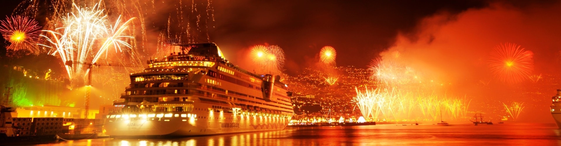 New Years Eve Fireworks Cruise Boats in Madeira