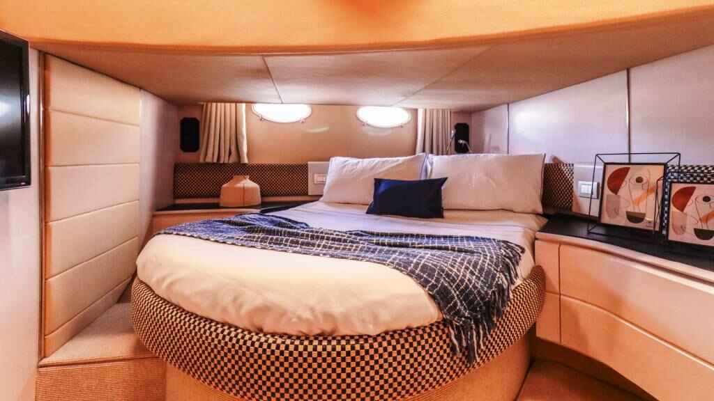 Exclusive New Year’s Eve Fireworks Cruise in Madeira Luxury Yacht