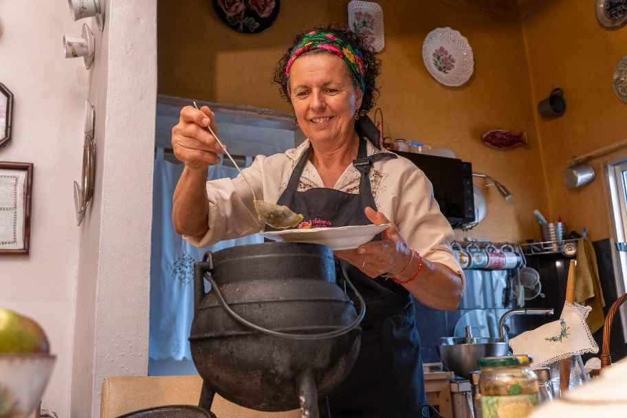 From Garden to Table – Rural Cottage Culinary Experience in Madeira