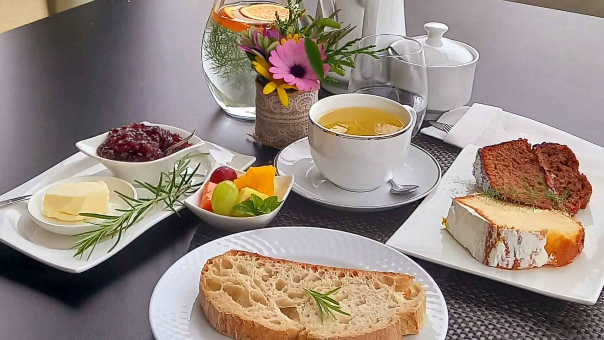 Madeira Sweets Experience – Curd cheese, queijadas and herbal tea