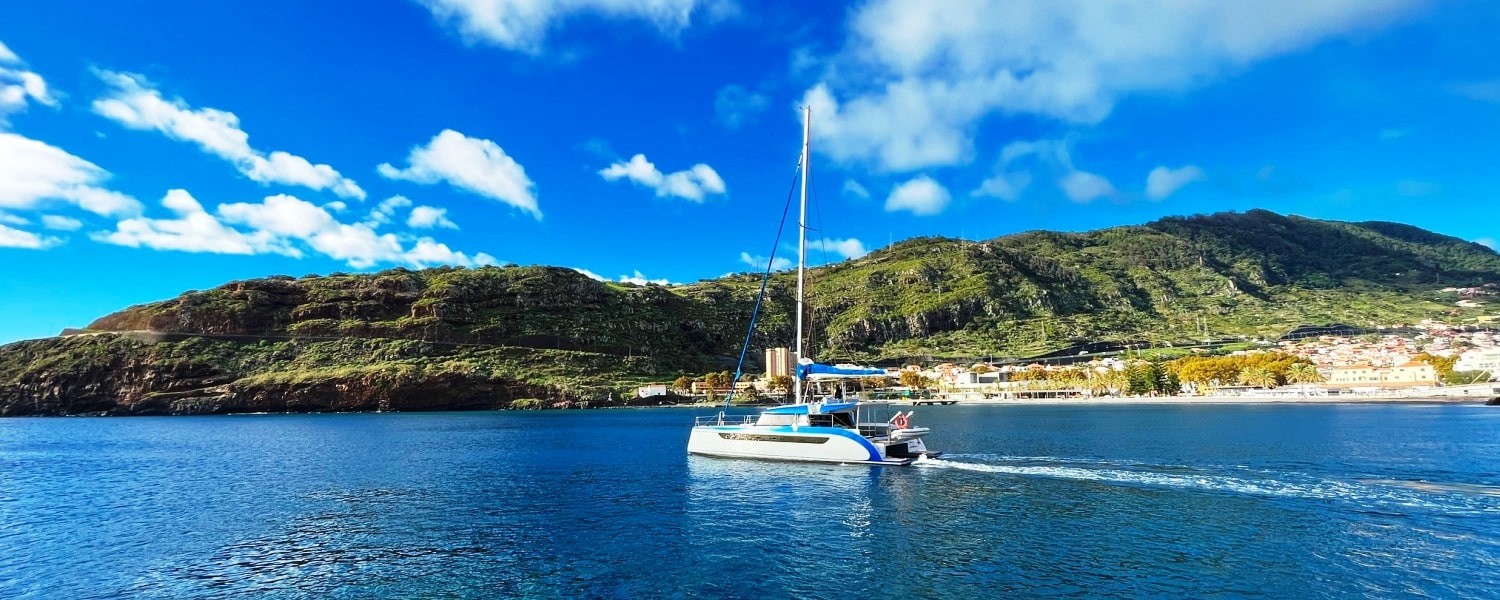 Aluguer de catamarã charter de luxo na Madeira