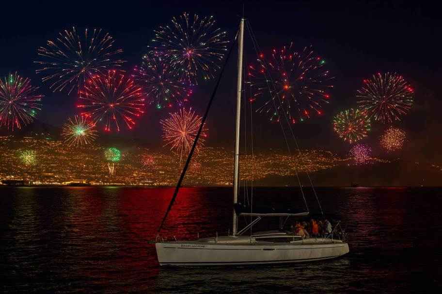 Private Boat Yacht Charter 10 people for Madeira New Year's Fireworks