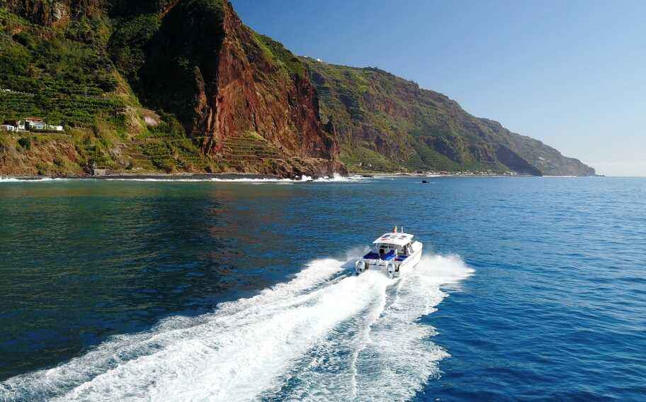 Chárter de crucero privado por la costa norte o sur de Madeira