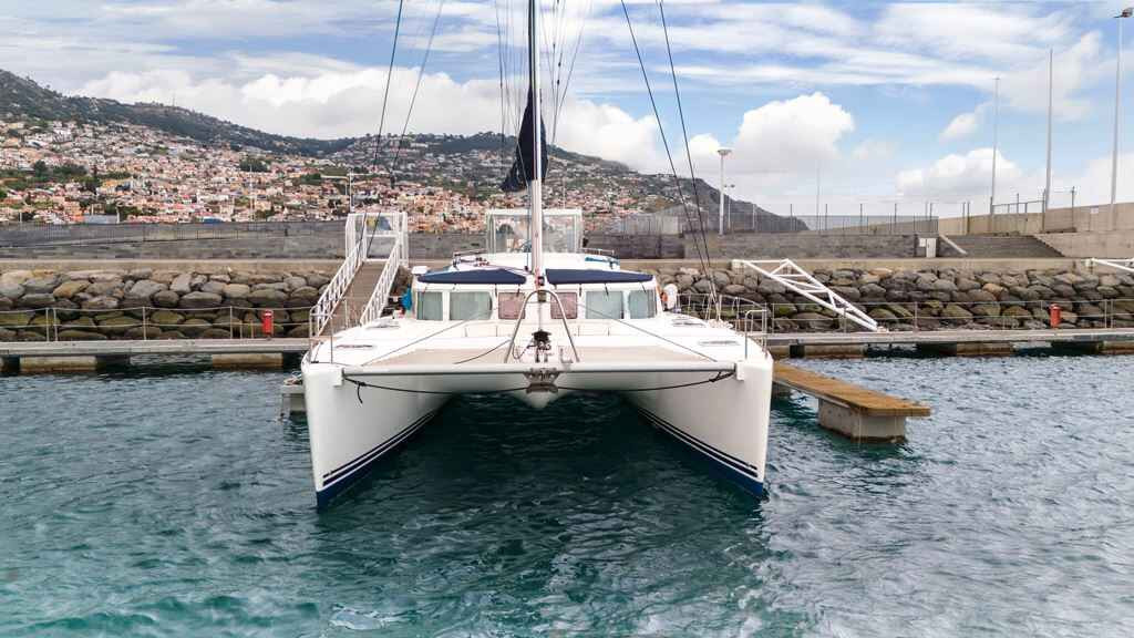 Catamaran en petit groupe pour le spectacle Reveillon à Madère