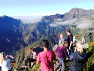 Penhascos e Vales Passeio Jipe Meio Dia na Madeira