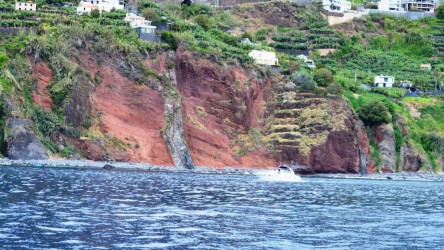 Chartern Sie eine luxuriöse Yacht ab Calheta