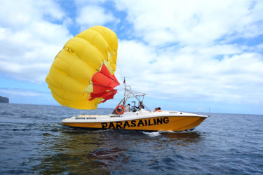 Parasailing na Ilha da Madeira