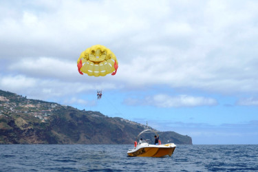 Parasailing na Ilha da Madeira