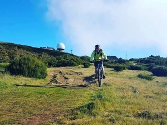 Pico do Areeiro to Funchal Mountain Bike Tour
