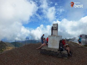 PR1.2 Vereda do Pico Ruivo Hiking Trail in Madeira