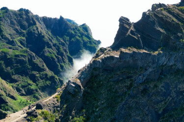 Caminhada da Escadaria ao Céu do Pico do Areeiro