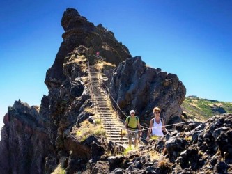 PR1 Vereda do Areeiro Hiking Trail in Madeira Island