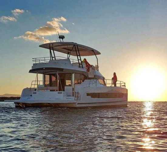 Premium Sunset Catamaran Madeira – Golden Hour Cruise