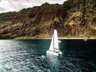 Cabo Girão Passeio de Catamaran desde o Funchal