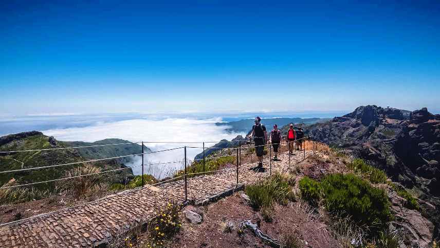Madeira's Iconic Hike Pico do Areeiro to Pico Ruivo Guide